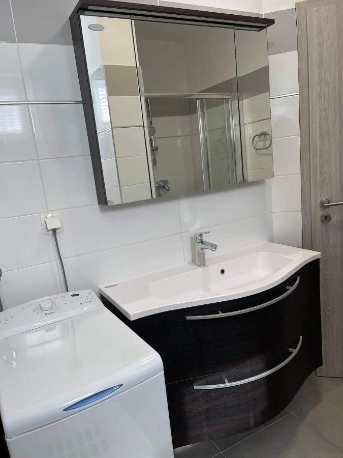 Kuca Za Odmor Bachus Villa Peroj Ngoại thất bức ảnh