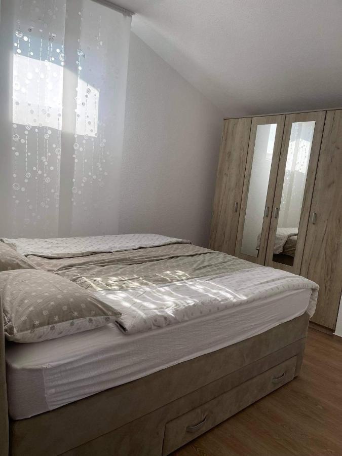 Kuca Za Odmor Bachus Villa Peroj Ngoại thất bức ảnh
